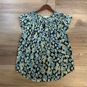 LOFT Floral Pleated Neck Blouse Women Medium Flutter Sleeve Size M